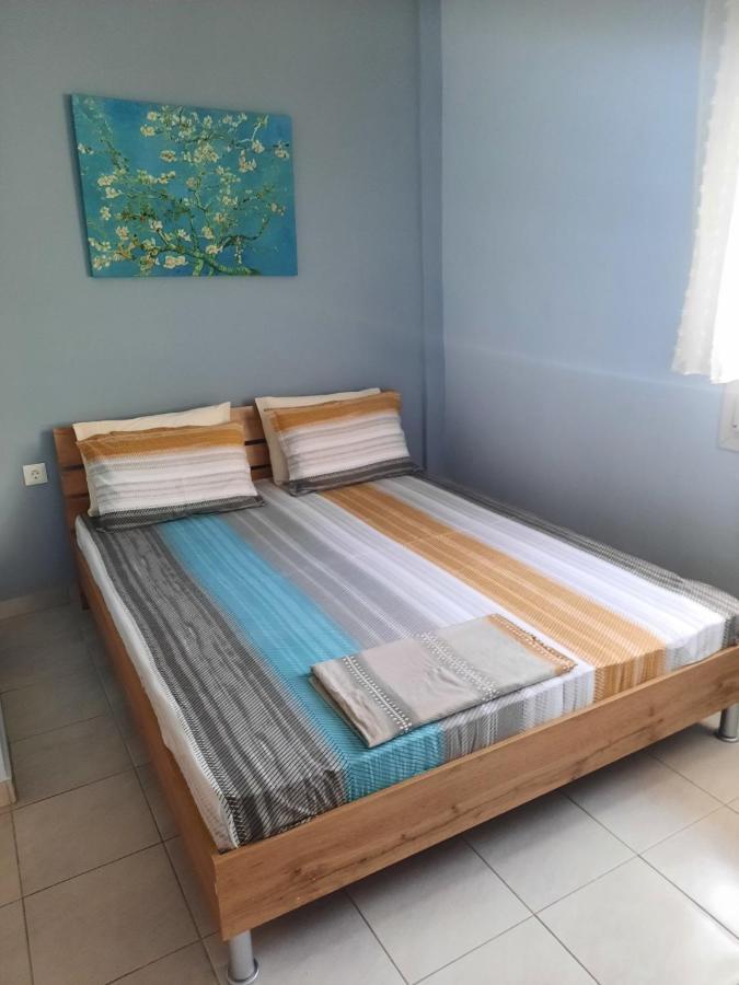 Park View Apartment In Paralia Dionisiou Eksteriør billede